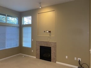 10789 SW Canterbury Ln in Portland, OR - Building Photo - Building Photo