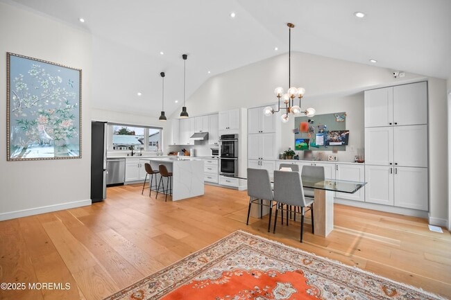 11 Nolan Dr in West Long Branch, NJ - Foto de edificio - Building Photo