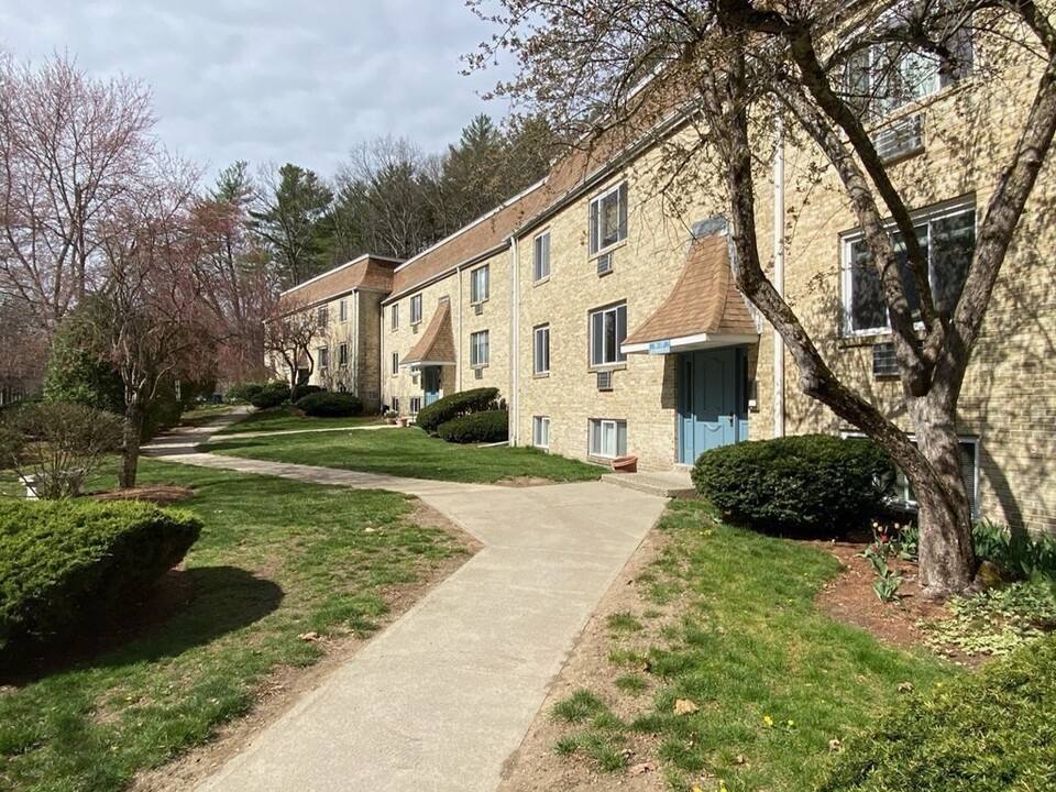 300 Swanson Rd-Unit -217 in Boxborough, MA - Foto de edificio