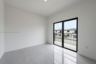 1327 NW 2nd Ln in Florida City, FL - Building Photo - Building Photo