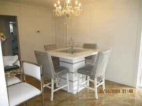 9330 NW 10th St in Pembroke Pines, FL - Building Photo - Building Photo