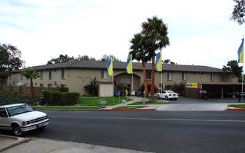 Hillside Garden in Oceanside, CA - Building Photo - Building Photo