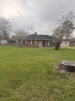 15915 Indian Springs Trail in Stagecoach, TX - Building Photo