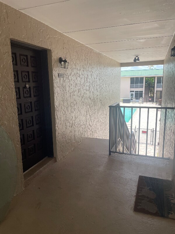 3907 Del Prado Blvd S in Cape Coral, FL - Foto de edificio - Building Photo