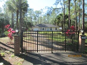 4610 3rd Ave SW in Naples, FL - Building Photo - Building Photo