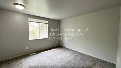 943 Vincent Ct in Lansing, MI - Building Photo - Building Photo