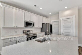 7811 Park Gate Dr in North Charleston, SC - Building Photo - Building Photo