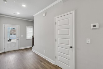 15 Sprayberry Rd in Newnan, GA - Building Photo - Interior Photo