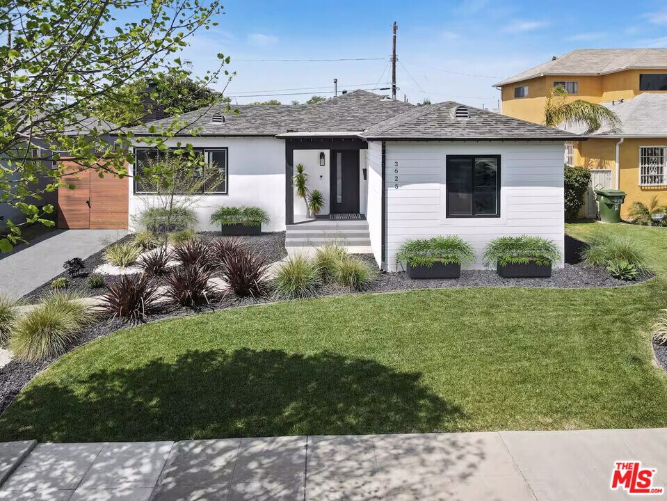 3625 Somerset Dr in Los Angeles, CA - Building Photo