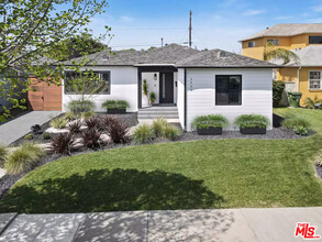 3625 Somerset Dr in Los Angeles, CA - Building Photo - Building Photo