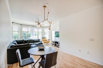 435 W Rio Salado Pkwy in Tempe, AZ - Building Photo - Building Photo