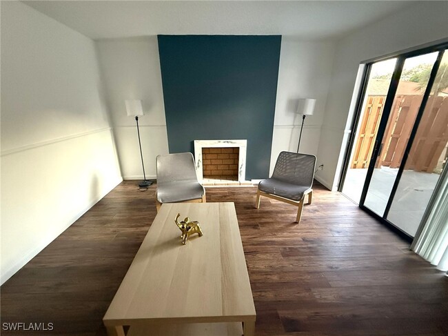 property at 1406 Park Shore Cir