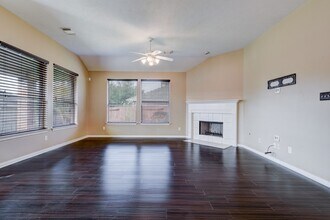 21903 Hannover Ridge Dr in Spring, TX - Building Photo - Building Photo