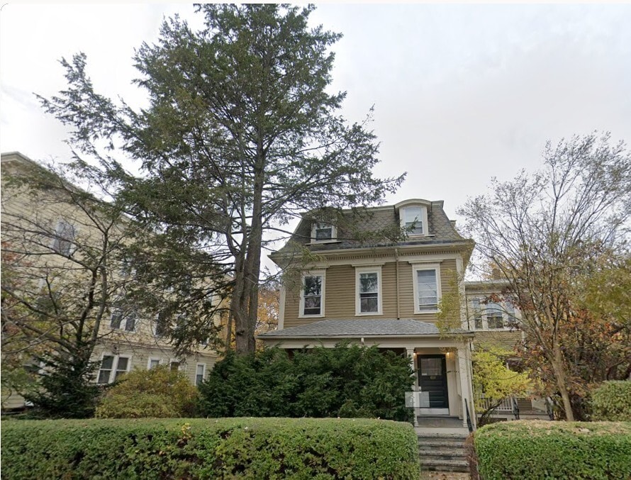 69 Dana St, Unit 2L in Cambridge, MA - Building Photo