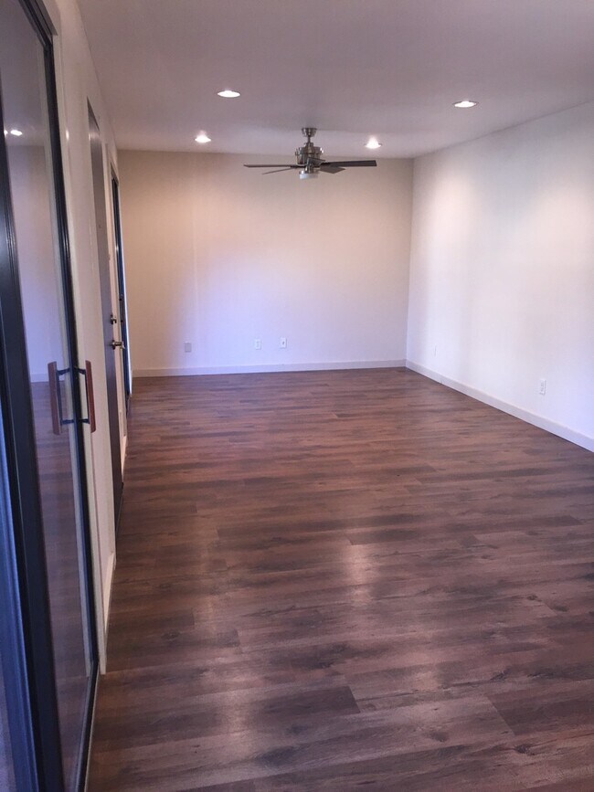 property at 4123 Avondale Ave