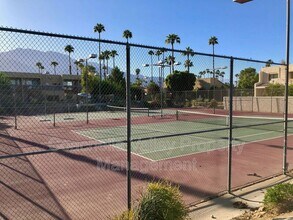 5300 E Waverly Dr in Palm Springs, CA - Building Photo - Building Photo