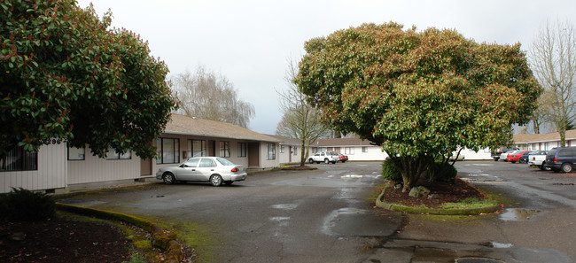 Hill Street Apartments in Albany, OR - Building Photo - Building Photo