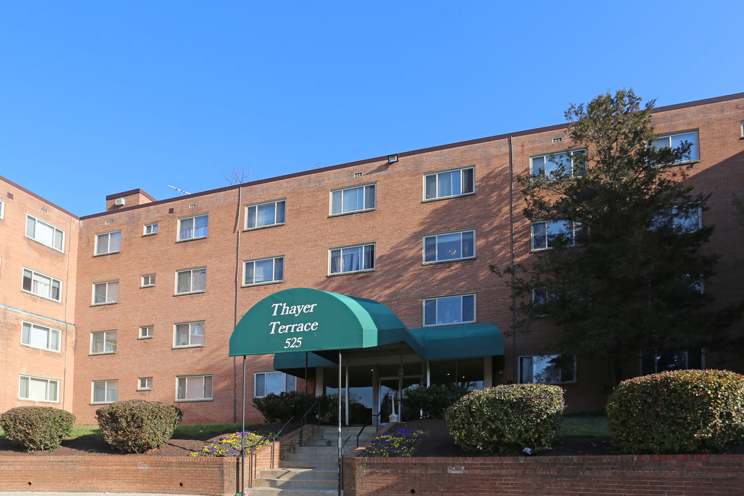 Thayer Terrace in Silver Spring, MD - Foto de edificio