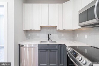 435 N 35th St in Philadelphia, PA - Foto de edificio - Building Photo