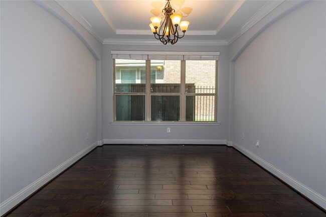 property at 7 Whispering Thicket Pl