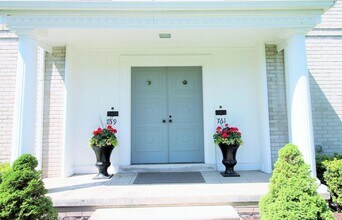 759 Harcourt Rd in Grosse Pointe Park, MI - Building Photo - Building Photo
