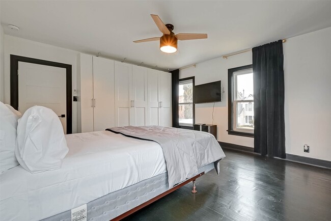 property at 3222 Oakdale St