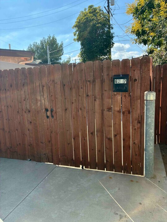 6207 Goodland Ave, Unit Guest House - Studio in North Hollywood, CA - Building Photo