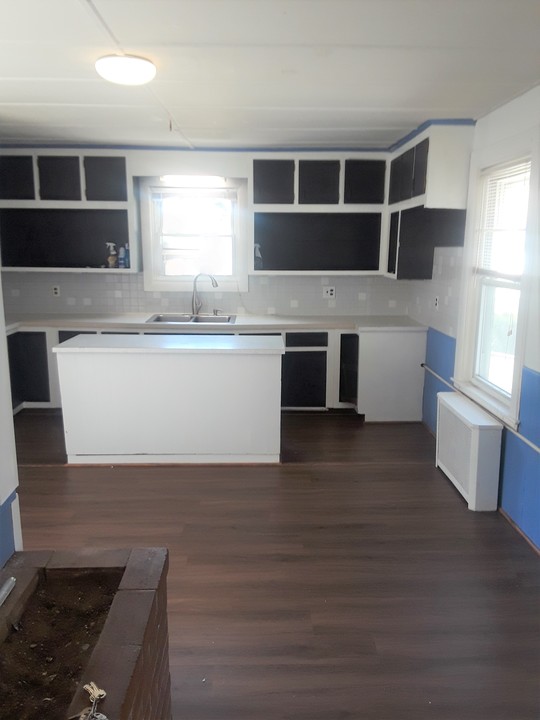 225 High St in Taunton, MA - Building Photo