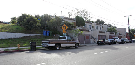 619-625 1/2 W Avenue 28 in Los Angeles, CA - Foto de edificio - Building Photo