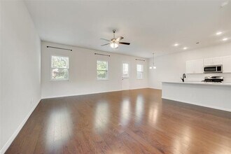 2000 Bethlehem St in Irving, TX - Building Photo - Building Photo