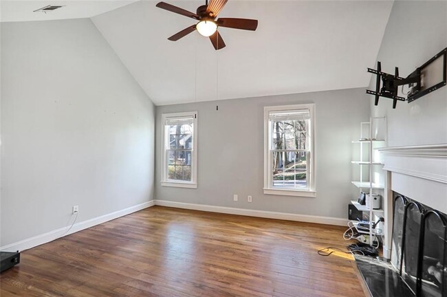 355 Deering Rd NW in Atlanta, GA - Building Photo - Building Photo
