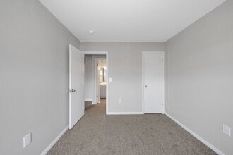 South Pointe Townhomes in Burlington, KY - Building Photo - Building Photo