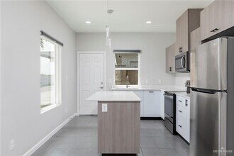 3301 Frio Ave in McAllen, TX - Building Photo - Building Photo