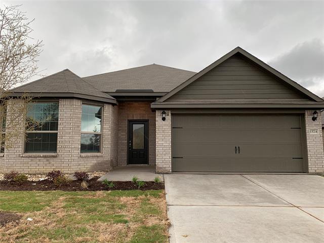 13724 Merchant Rd in Crowley, TX - Building Photo