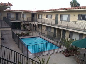 4015 137th St-Unit -231 in Hawthorne, CA - Building Photo - Building Photo