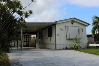 Seminole Colony in West Palm Beach, FL - Foto de edificio - Building Photo