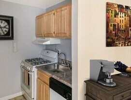 7903 Indian Head Hwy in Oxon Hill, MD - Building Photo