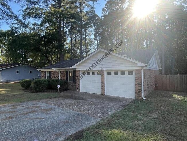 12001 Lemoncrest Ln in Little Rock, AR - Building Photo - Building Photo