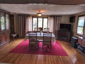 27 Westland Ave in Saugus, MA - Foto de edificio - Building Photo