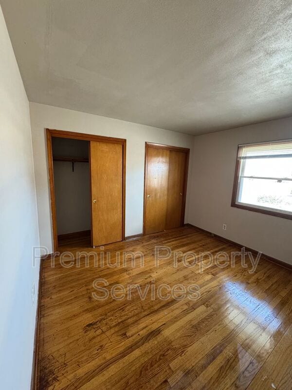 property at 3120 Prial Ave