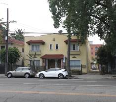 5650 Franklin Ave in Los Angeles, CA - Building Photo
