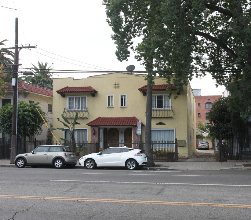 5650 Franklin Ave in Los Angeles, CA - Foto de edificio