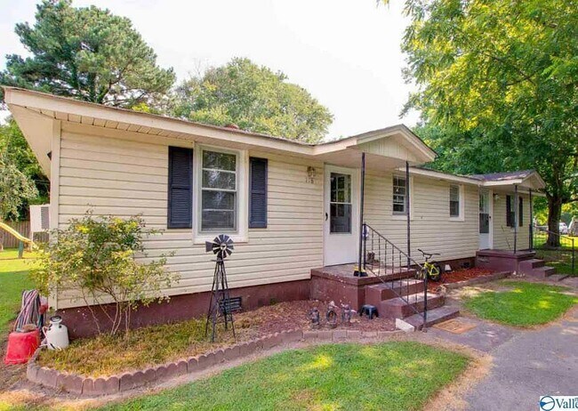 property at 118 Brockway Ave