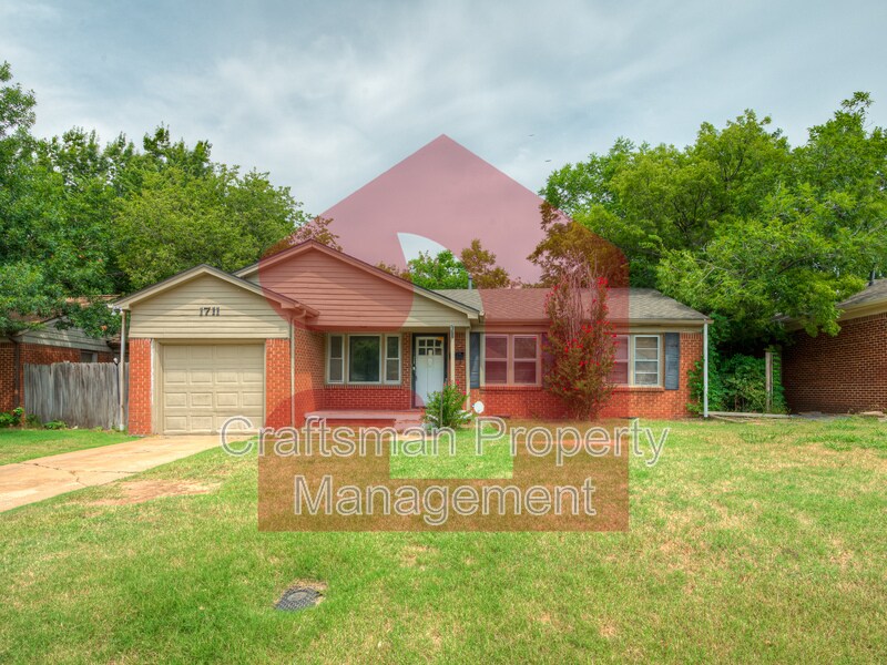 1711 Brighton Ave in The Village, OK - Building Photo