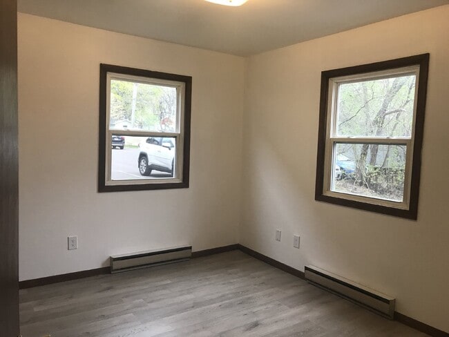609 Mt Nemo Ave in Eau Claire, WI - Building Photo - Building Photo