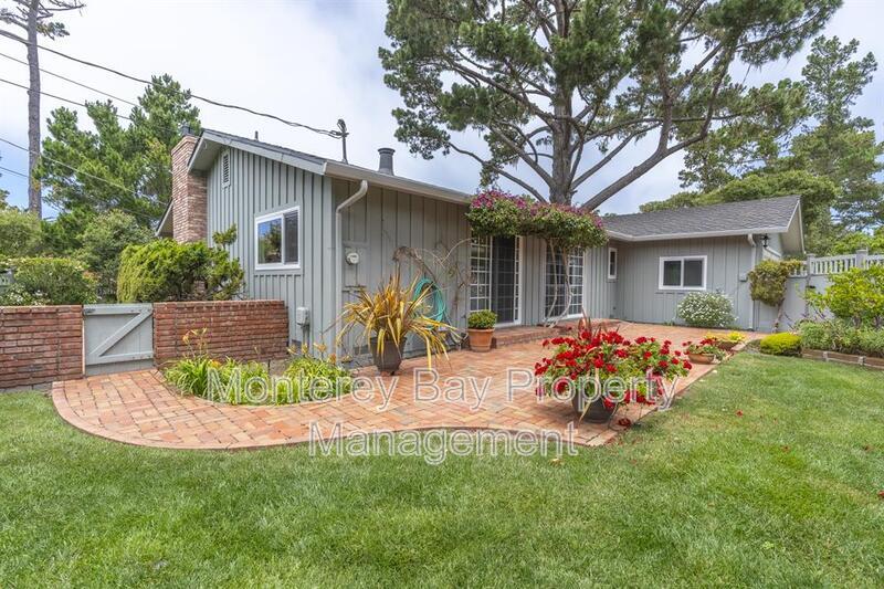 2937 Lupin Ln in Pebble Beach, CA - Building Photo