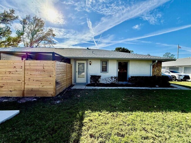 23331 Club Villas Dr in Land O Lakes, FL - Building Photo - Building Photo