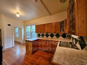 4537 NE 8th Ave in Portland, OR - Building Photo - Building Photo