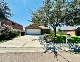2815 Don Sergio Dr in Laredo, TX - Building Photo