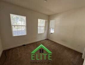 546 W Campania Way in Mountain House, CA - Building Photo - Building Photo